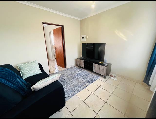 1 BEDROOM APARTMENT TO LET IN SONHEUWEL